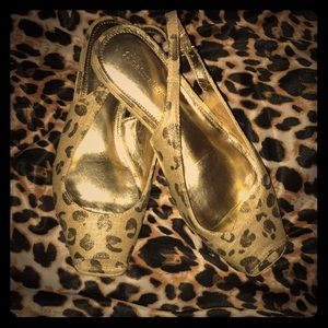 Brand new Naturalizer slingbacks